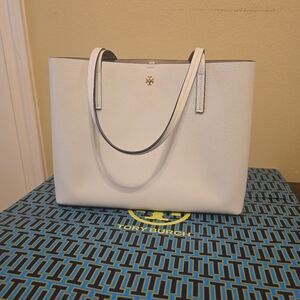 Tory Burch 147947 Blake New Ivory White/Devon Sand With Gold Hardware
